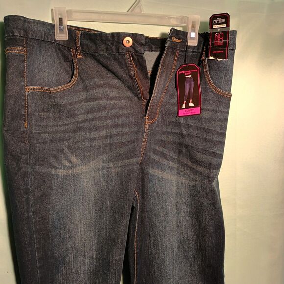 Women’s Dark Wash Cuffed Capri Jeans –High Rise Stretch Denim - Picture 2 of 6